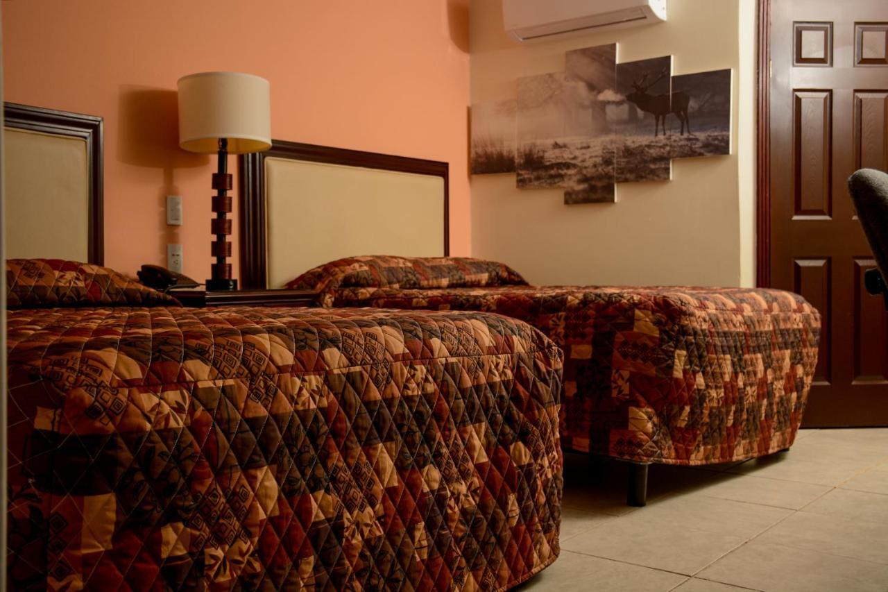 Durazno Inn Nuevo Casas Grandes ภายนอก รูปภาพ